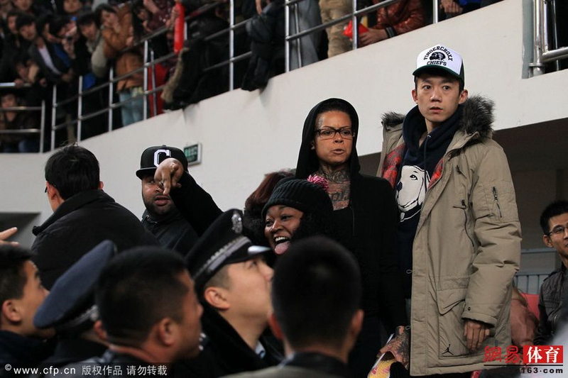 Illustration for article titled Please Get J.R. Smith Out Of China Before His Family Starts World War III